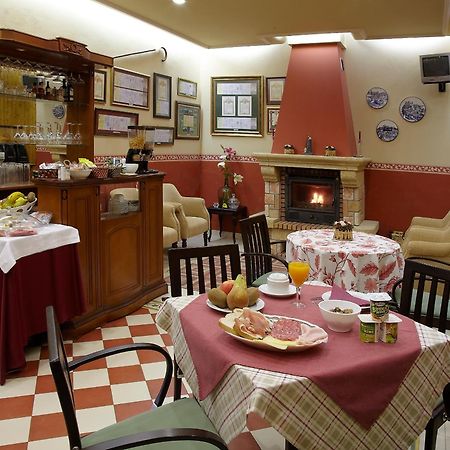 Hotel Villa De Луарка Екстериор снимка