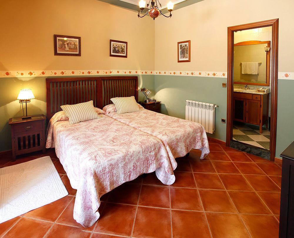 Hotel Villa De Луарка Екстериор снимка