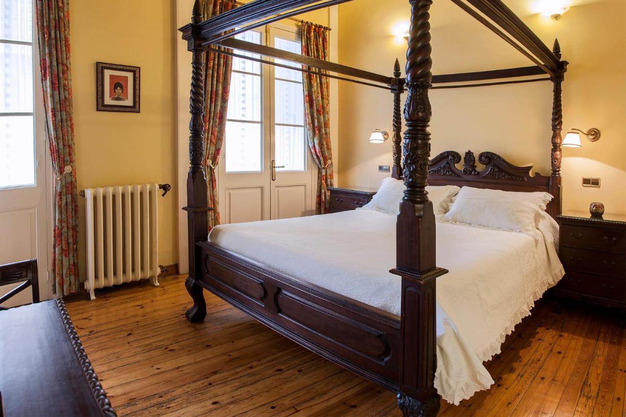 Hotel Villa De Луарка Екстериор снимка